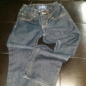 Toddlers Old Navy jeans straight fit. Size 5